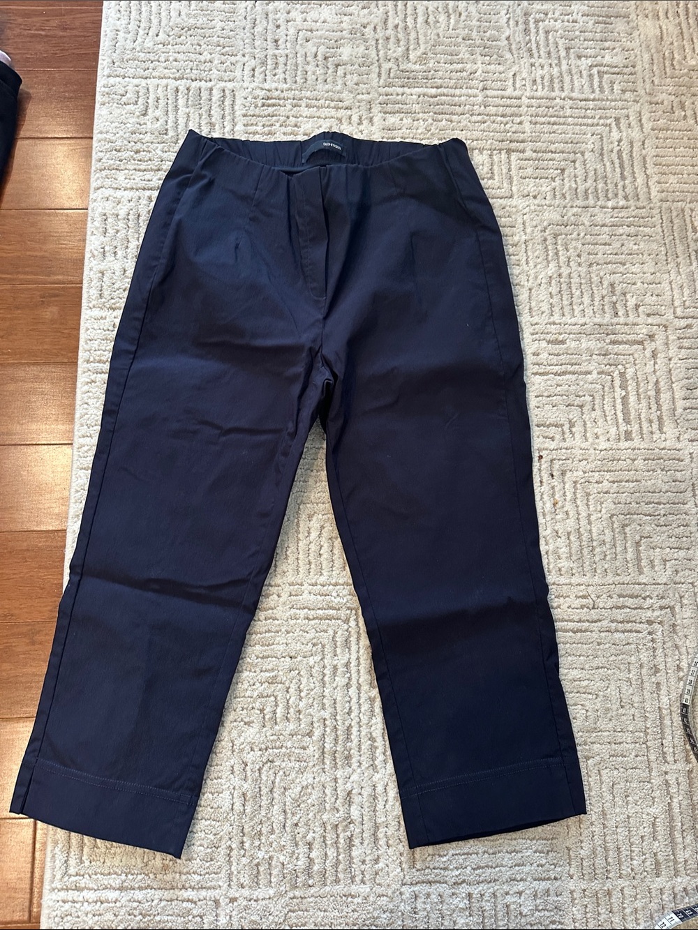 Women's Navy Pull-On Capri Pants